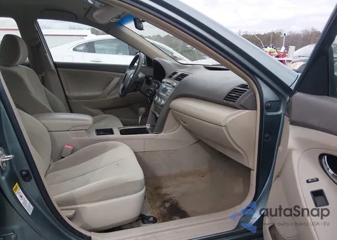 2009 Toyota Camry Le z USA, uszkodzony, nr VIN 4T1BE46K29U850580